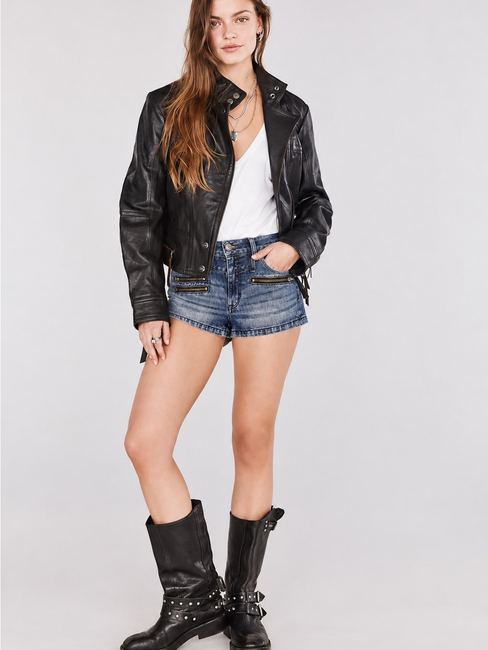 241. American Eagle Outfitters Women's Dark Wash Denim Zip-Pocket Shorts